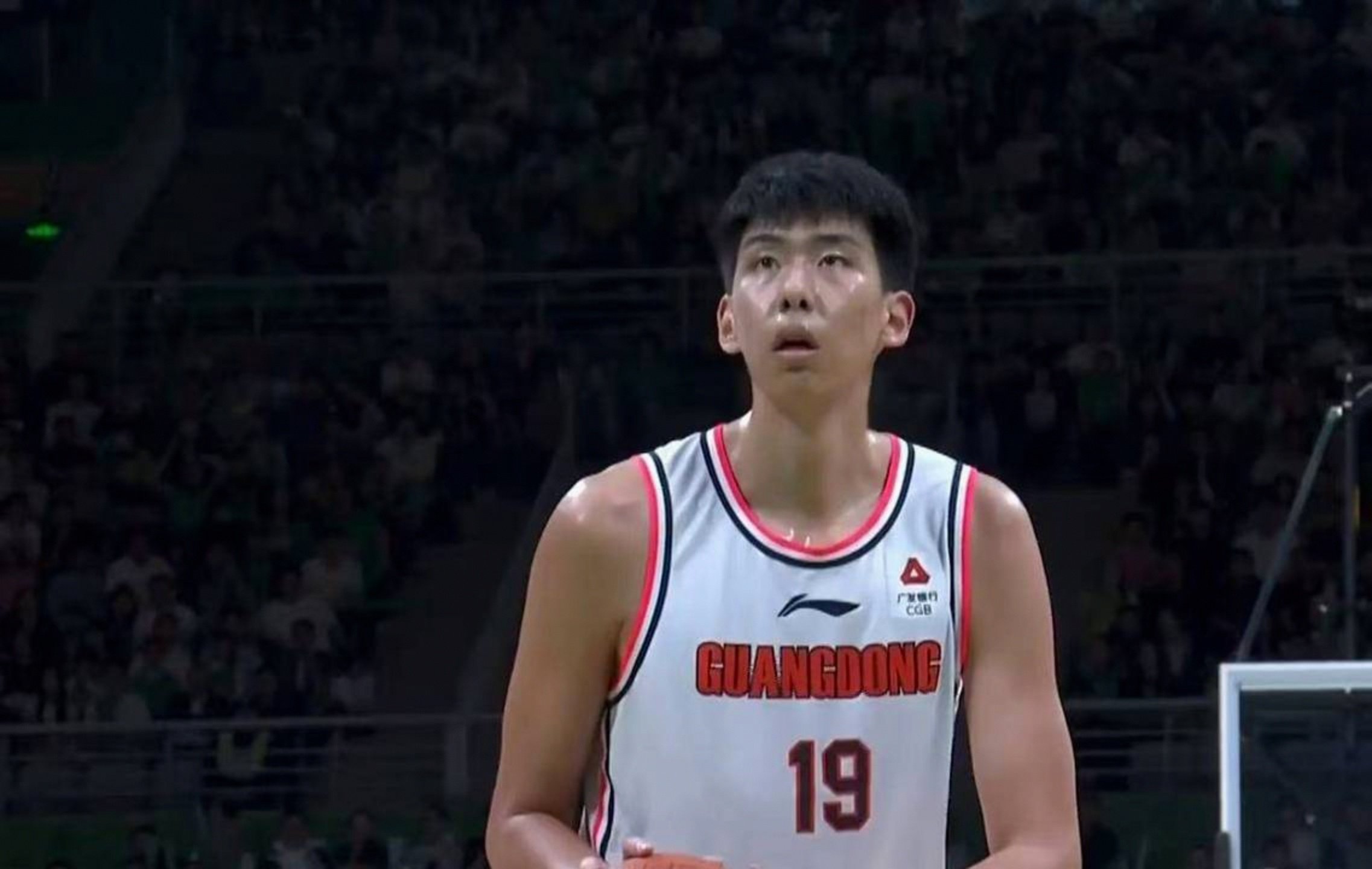 包含NBA常规赛今晨走向成谜，广州队回应争议，悬念犹存，年轻球员得到机会的词条