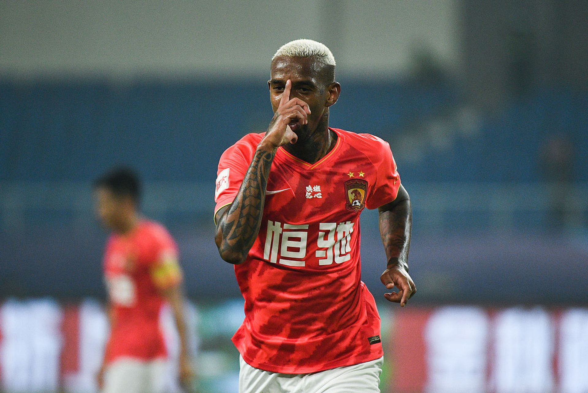 广州队迎中超关键赛，赛后强势反弹，底气十足，赛程密集仍需轮换的简单介绍