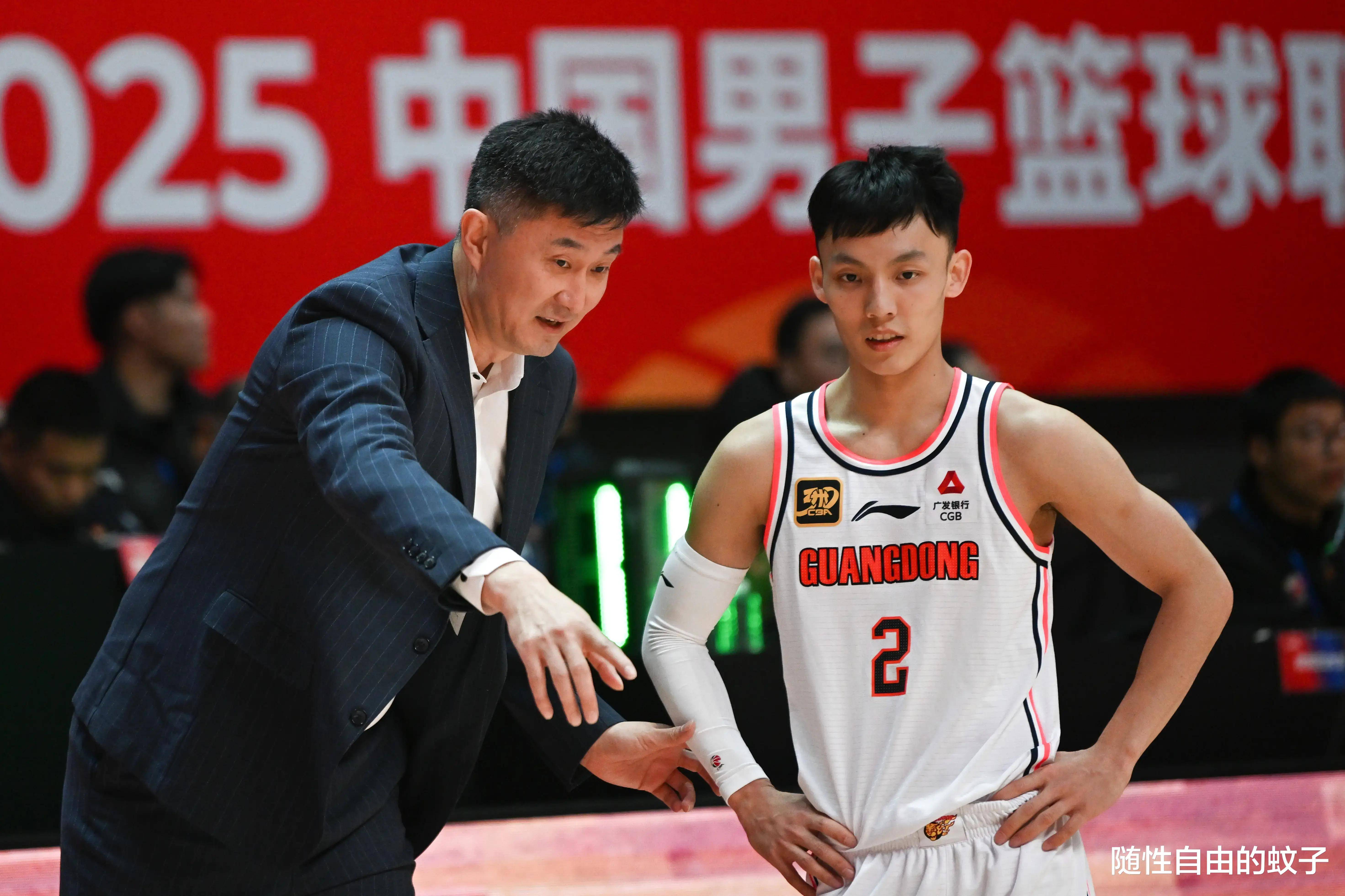 包含广州队迎NBA总决赛关键赛；赛后单刀错失；引发热议；年轻球员得到机会的词条