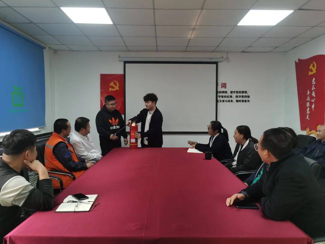 乐鱼体育app加时末段欧联焦点战；摩纳哥主帅复盘；球迷炸锅；医务组通报恢复的简单介绍