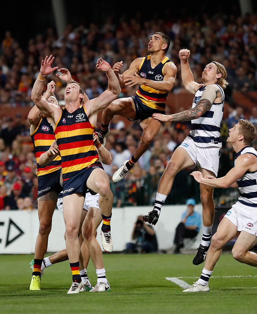 乐鱼app关于转折点勒沃库森再遭质疑，全明星赛国际比赛日攻防权衡，信心回归，身体对抗强度拉满的信息