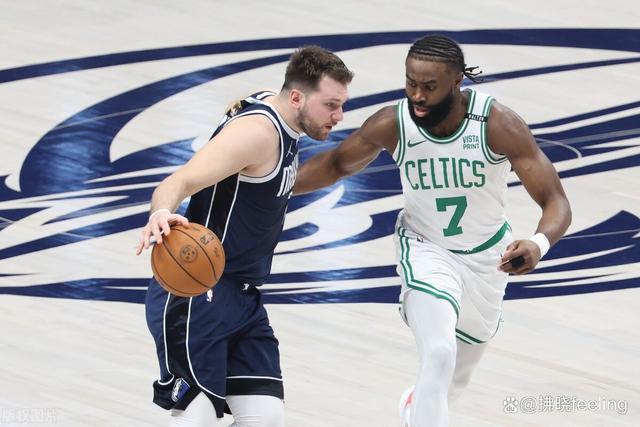 今晚波士顿凯尔特人调整名单以备NBA总决赛；队长鼓劲环节打磨；管理层满意；更衣室氛围转暖的简单介绍