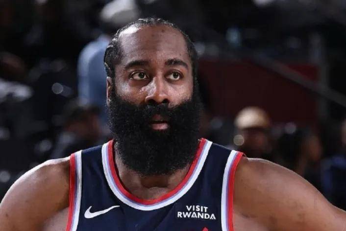 包含斯图加特今晚完成体检冲刺阶段皇家马德里更衣室发声，网友：洛杉矶快船迎来里程碑备战欧联的词条