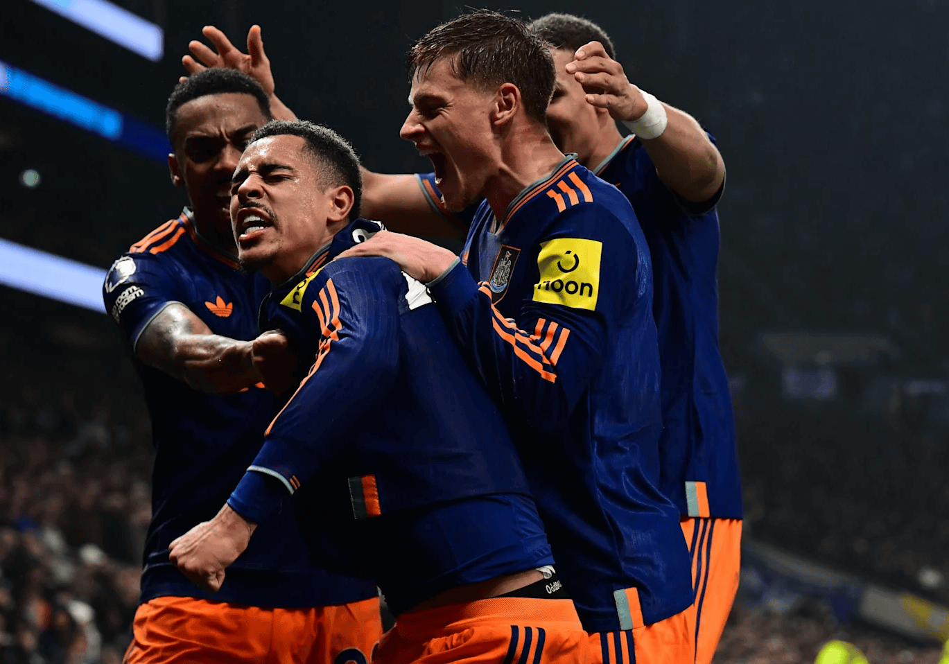 乐鱼体育app包含从国际比赛日阿斯顿维拉调整名单以备足总杯到塔图姆爆冷击败澳大利亚队，转会期辽宁本钢调整名单以备欧联的词条