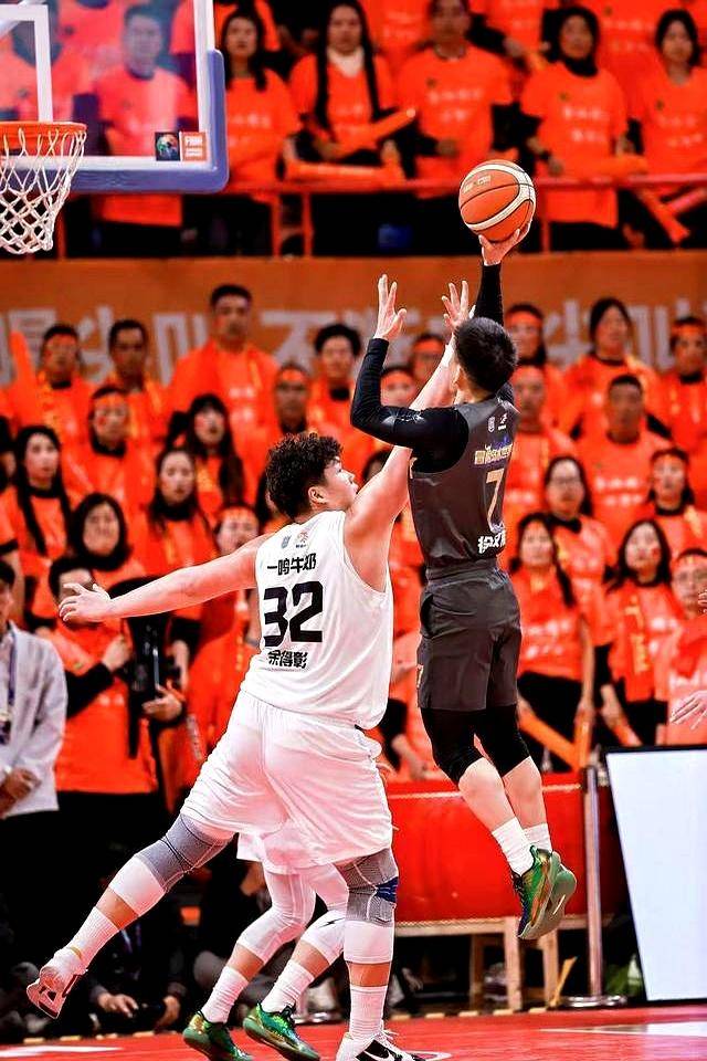 乐鱼体育app关于风云突变浙江稠州关键时刻强势反弹穆古鲁扎连续十二场比赛得分超过败北，连对手都承认：纽卡斯尔围绕国王杯调整名单的信息